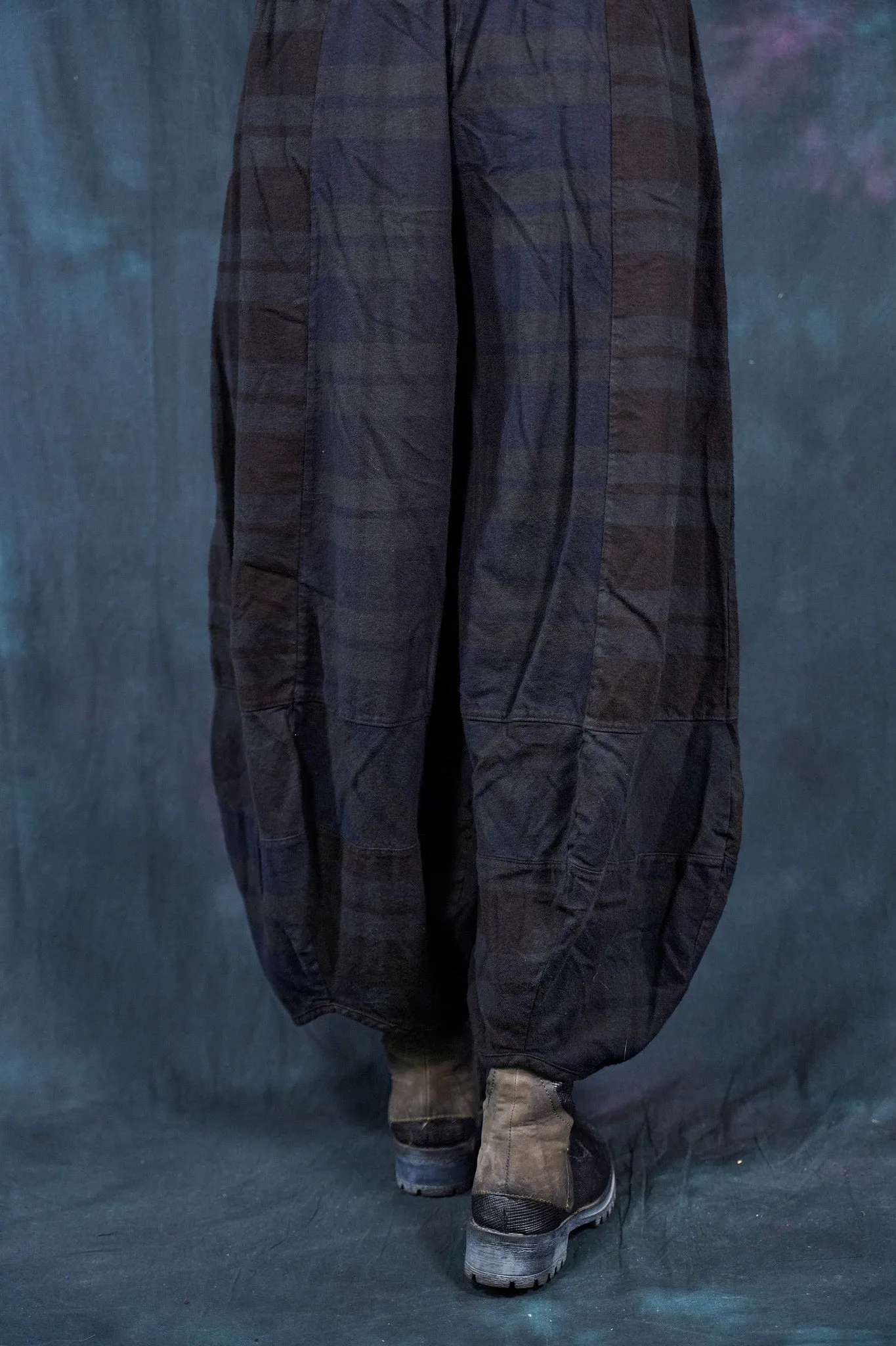 3209-Isla Cabin Four Square Pant Francesca Black Plaid