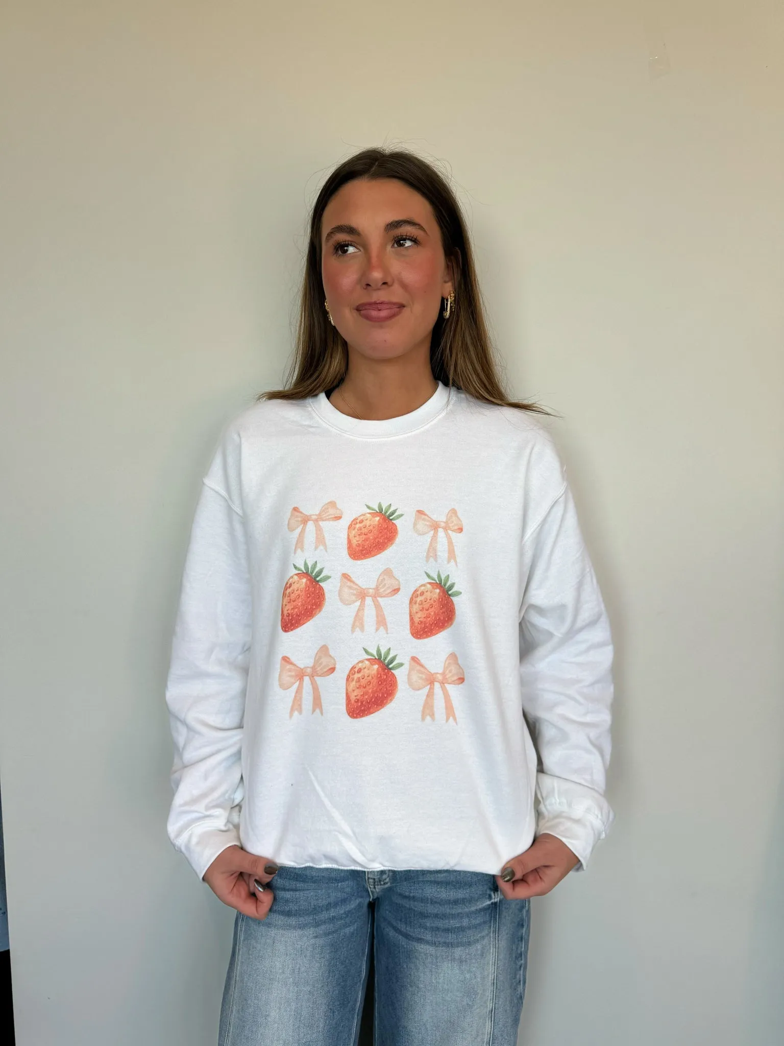 Berries & Bows Graphic Sweatshirt