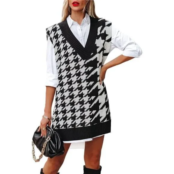 Black Oversized Houndstooth Printed Knit Sweater Vest V Neck Sleeveless Sweater