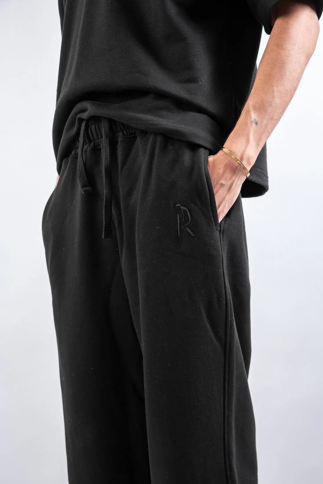 Droopy Pants & Chill Sleeve T-shirt Black Set