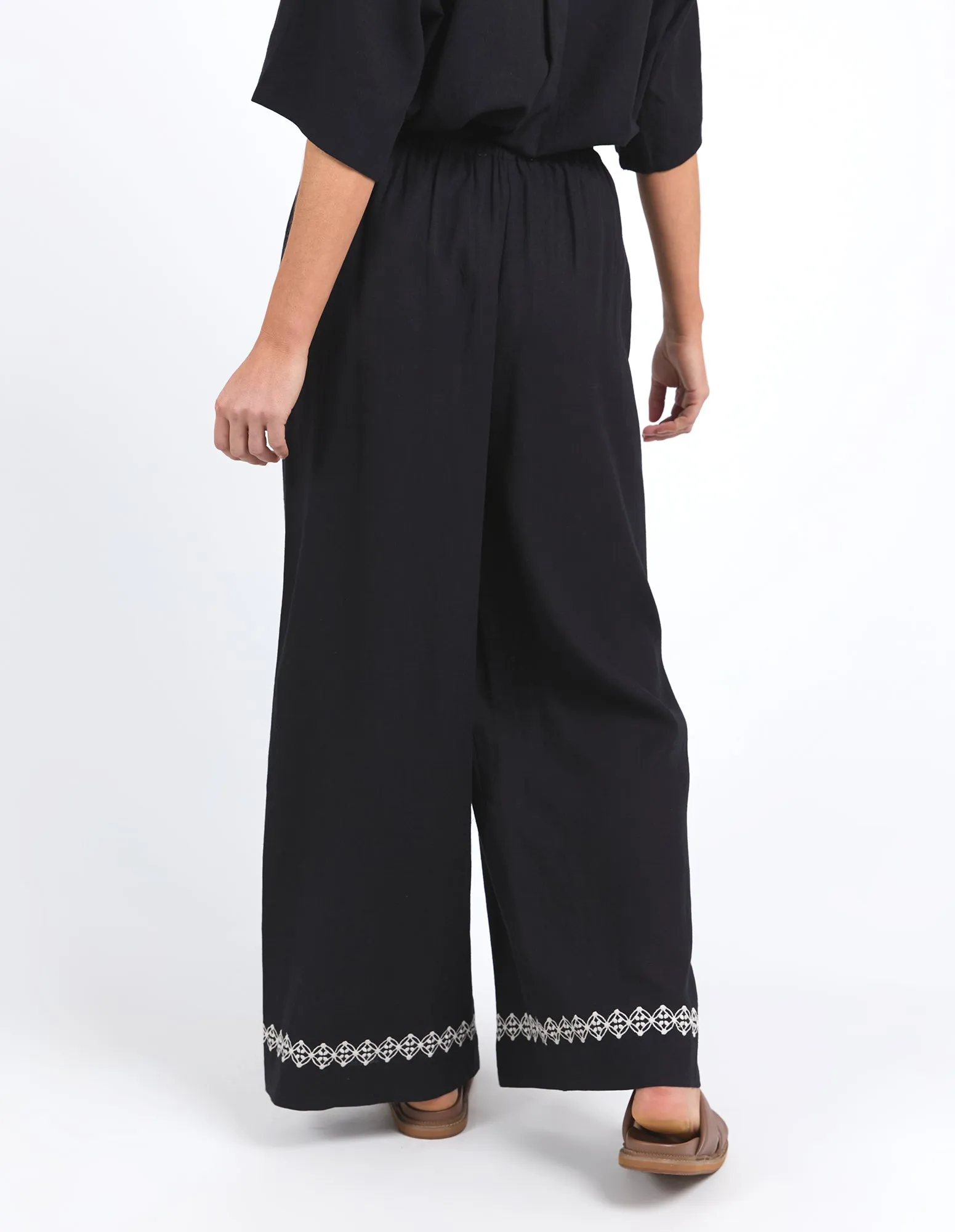 Elm Lifestyle II NINA Embroidered pant - black