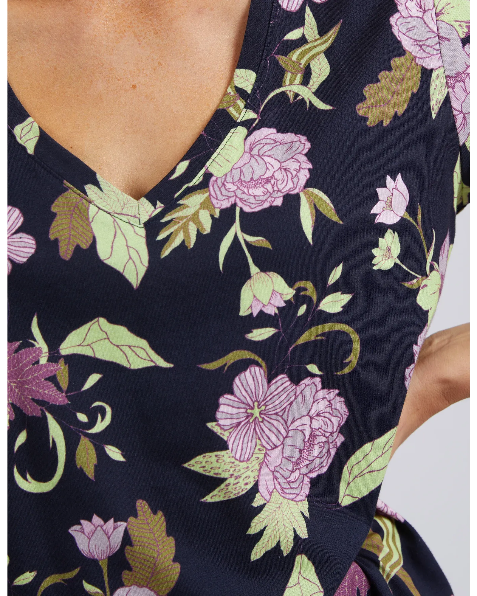 Emmaline V Neck Tee - Navy Floral