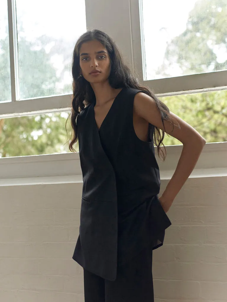 Ezra Vest - Black