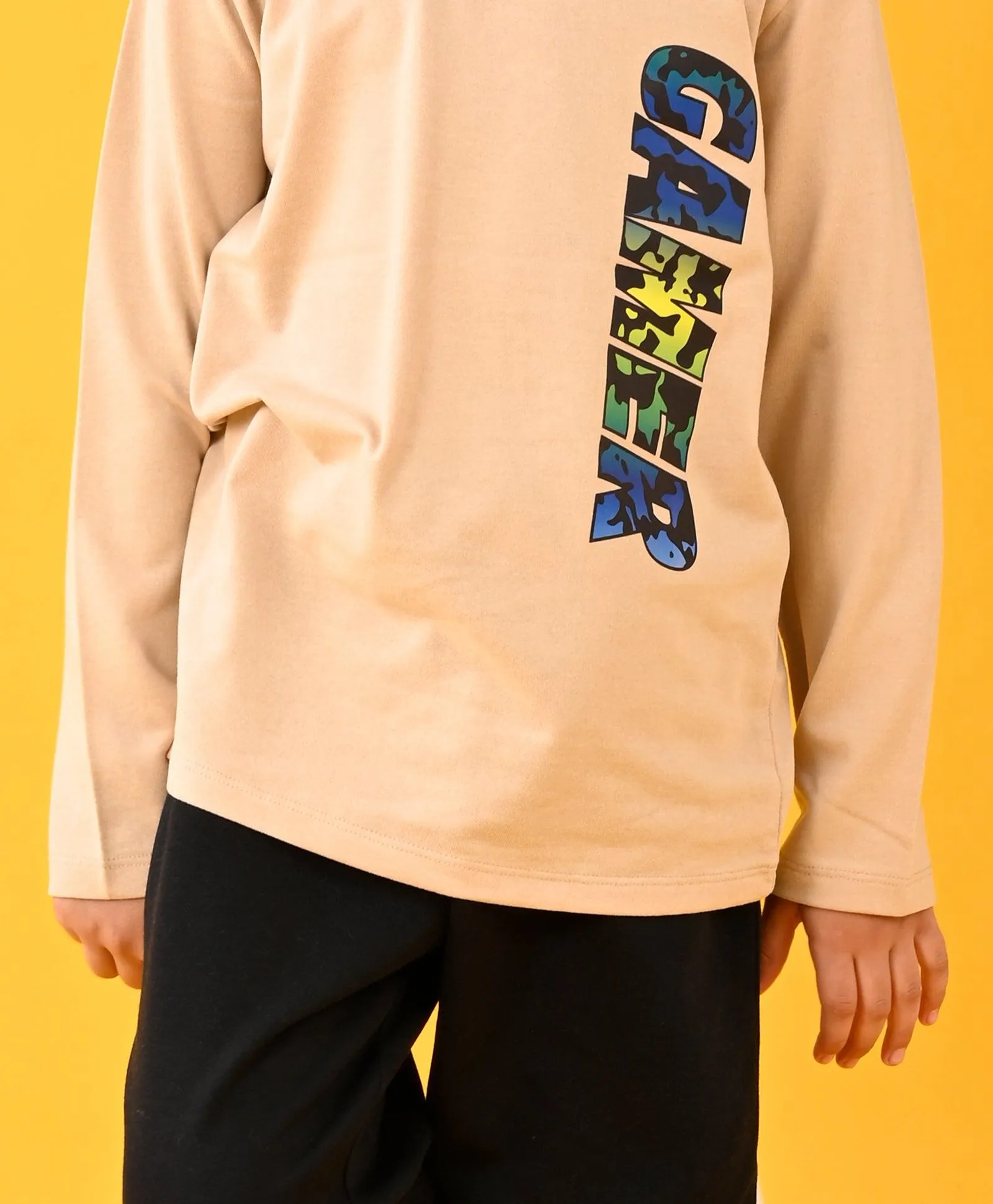 GAMER BEIGE T-SHIRT AND WARM FLEECE BLACK JOGGER SET - BEIGE / BLACK