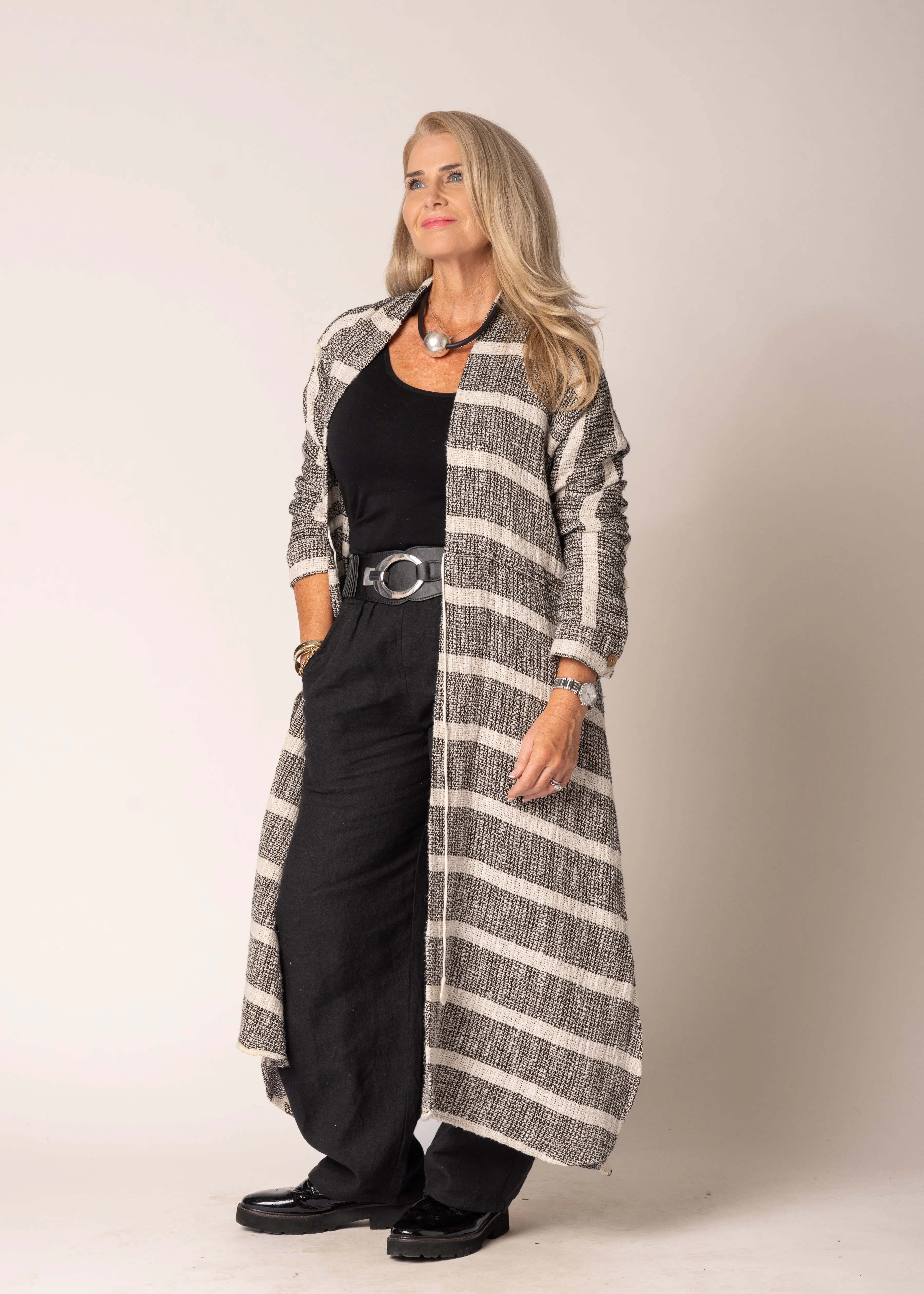 Kinsley Linen Jacket in Onyx