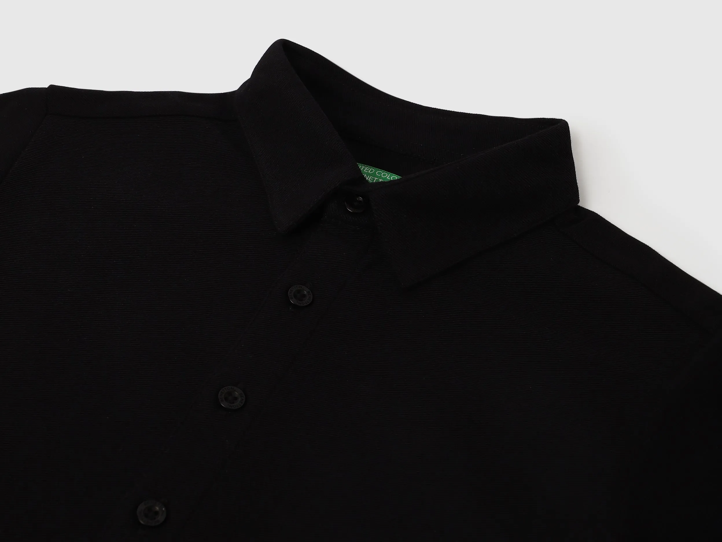 Regular Fit Speared Collar Solid Shirt