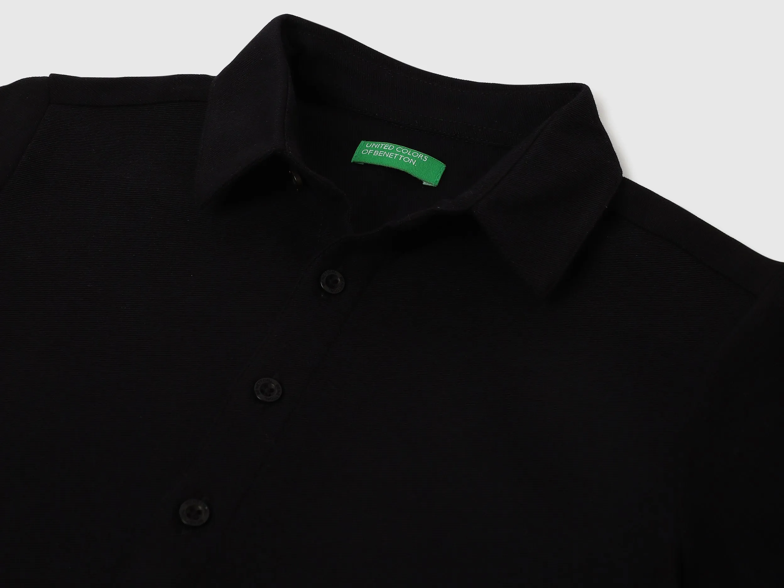 Regular Fit Speared Collar Solid Shirt