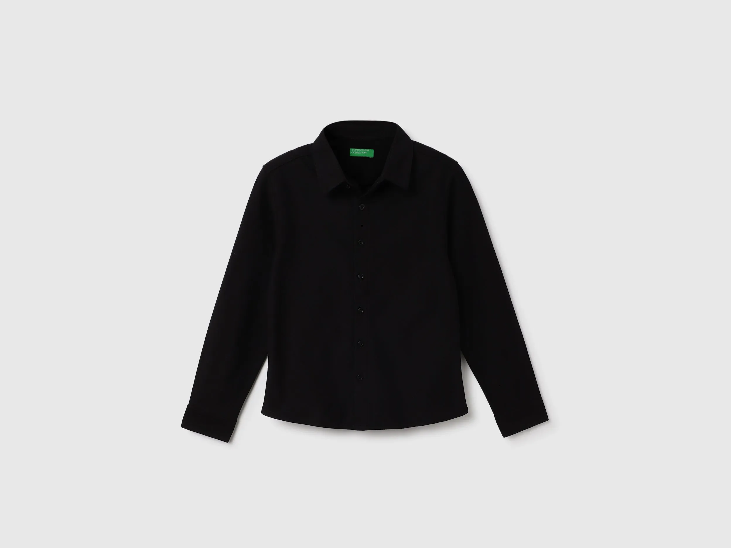 Regular Fit Speared Collar Solid Shirt