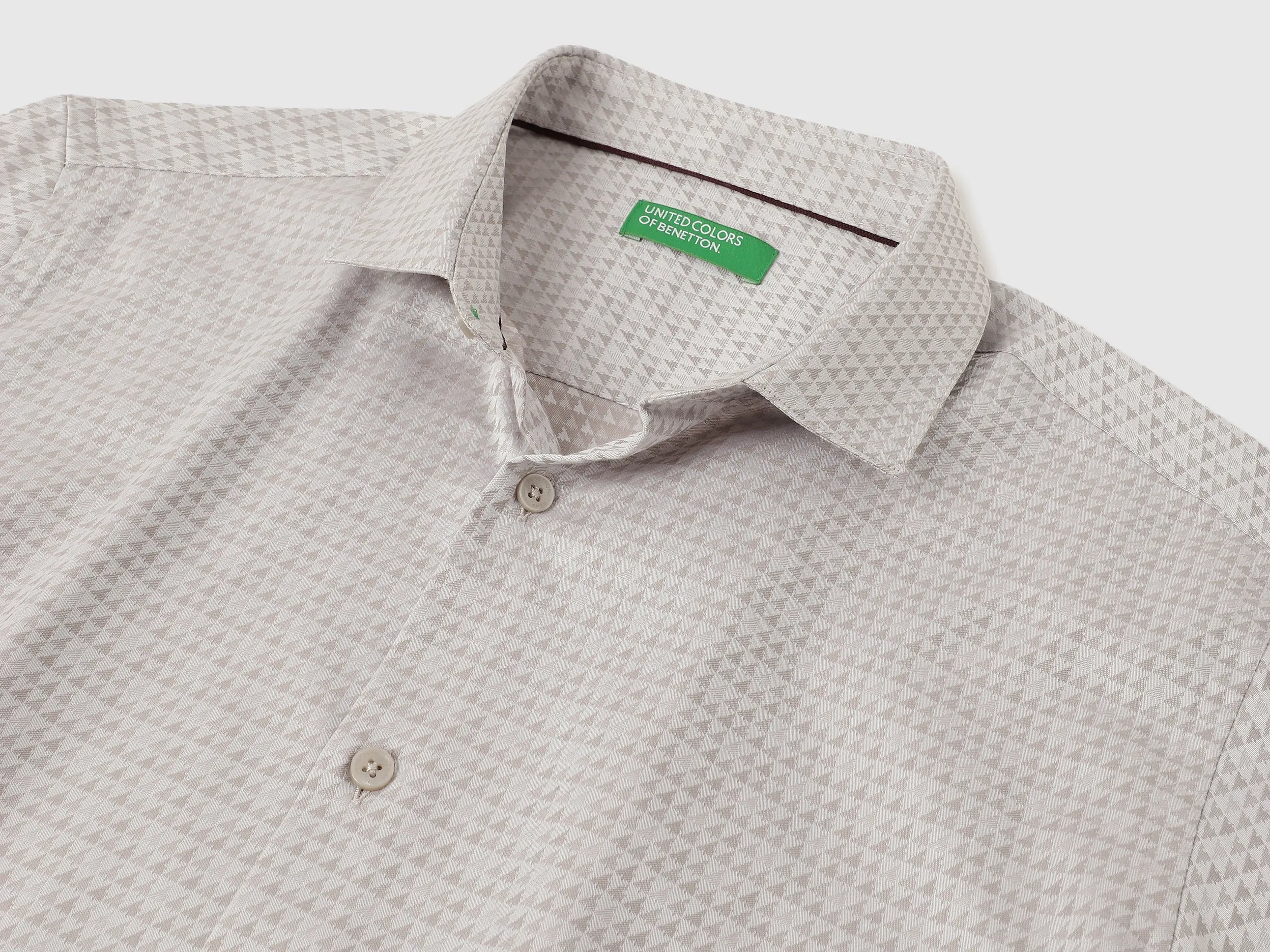 Slim Fit Cut Away Printed Shirts