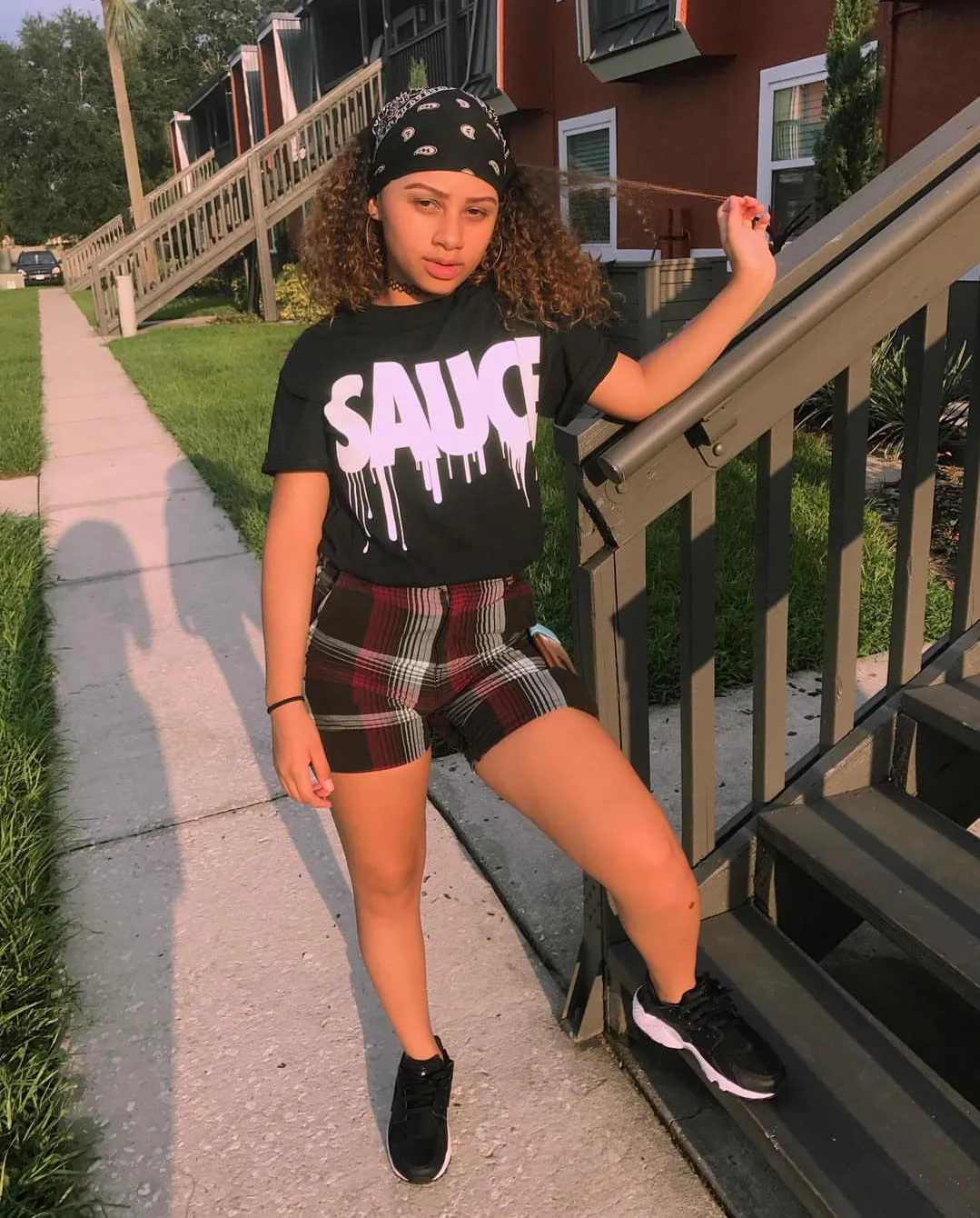 White Sauce | Black Tee