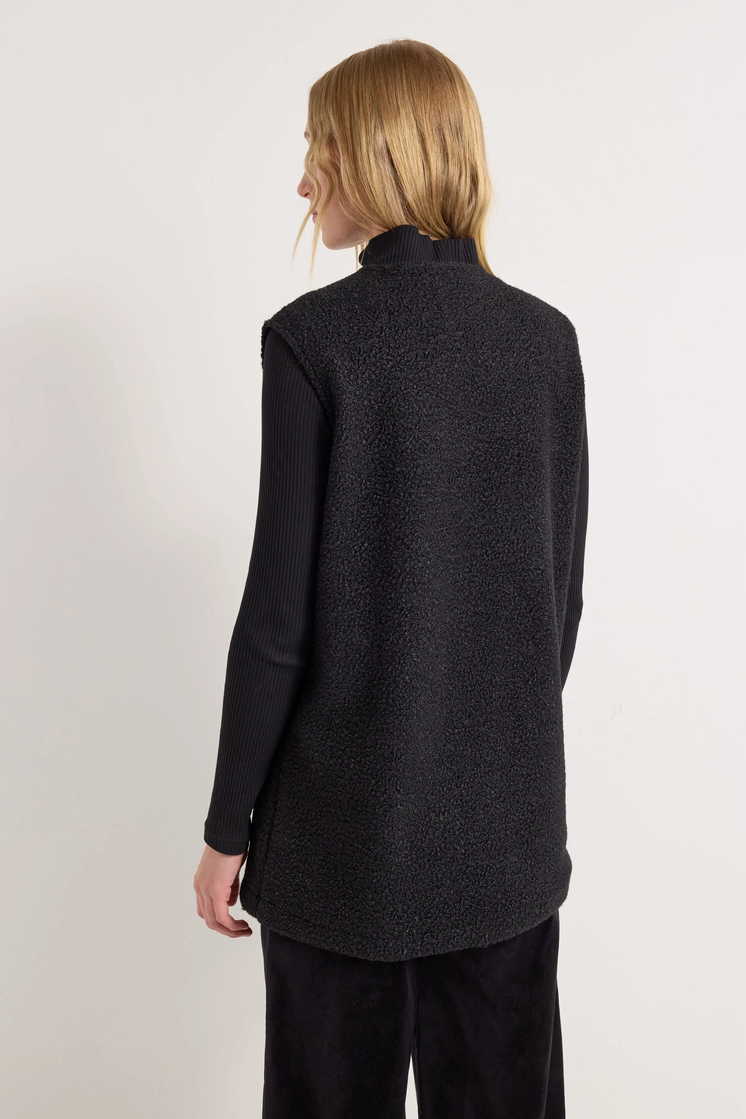 Zodiac Vest - Black Boucle