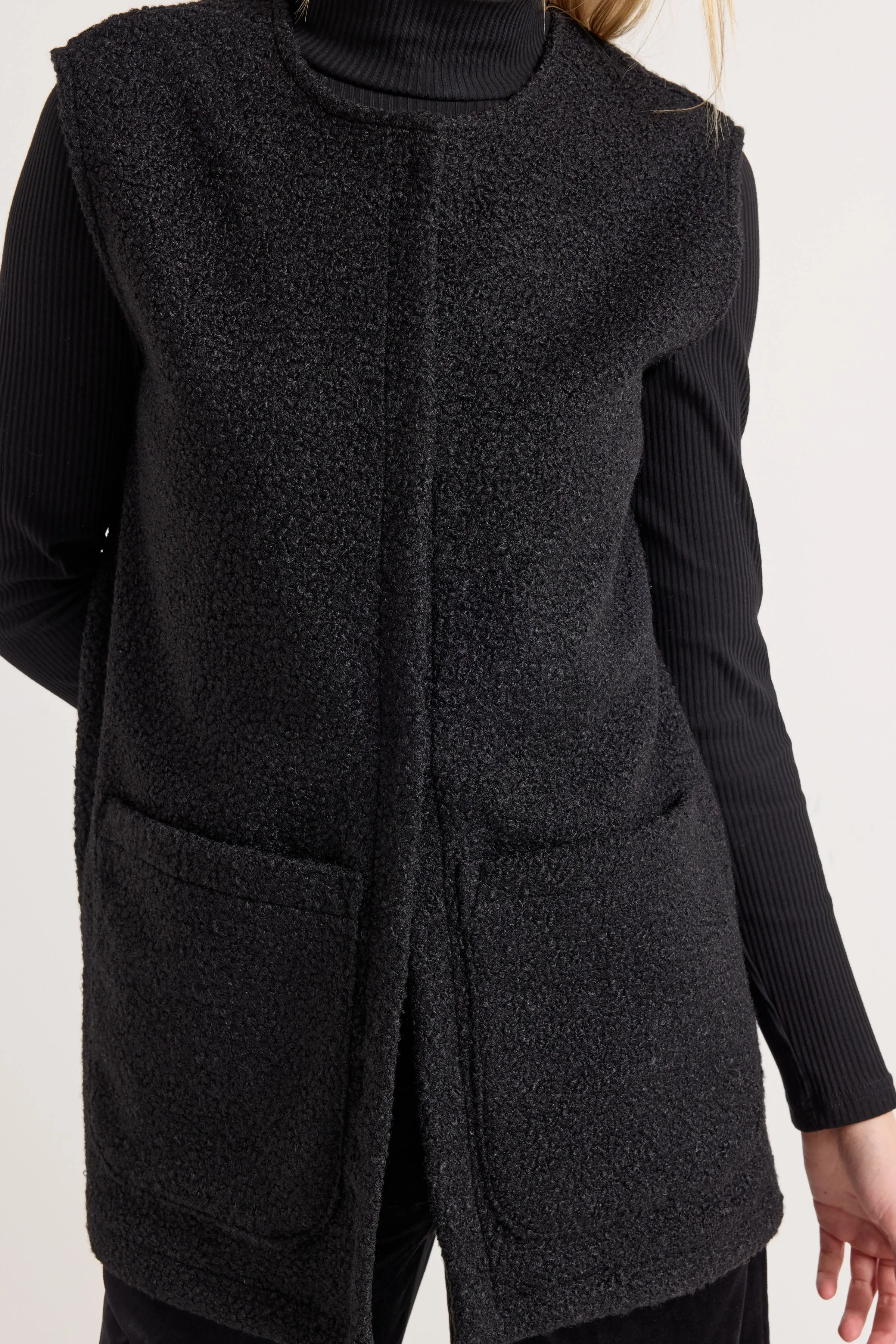 Zodiac Vest - Black Boucle