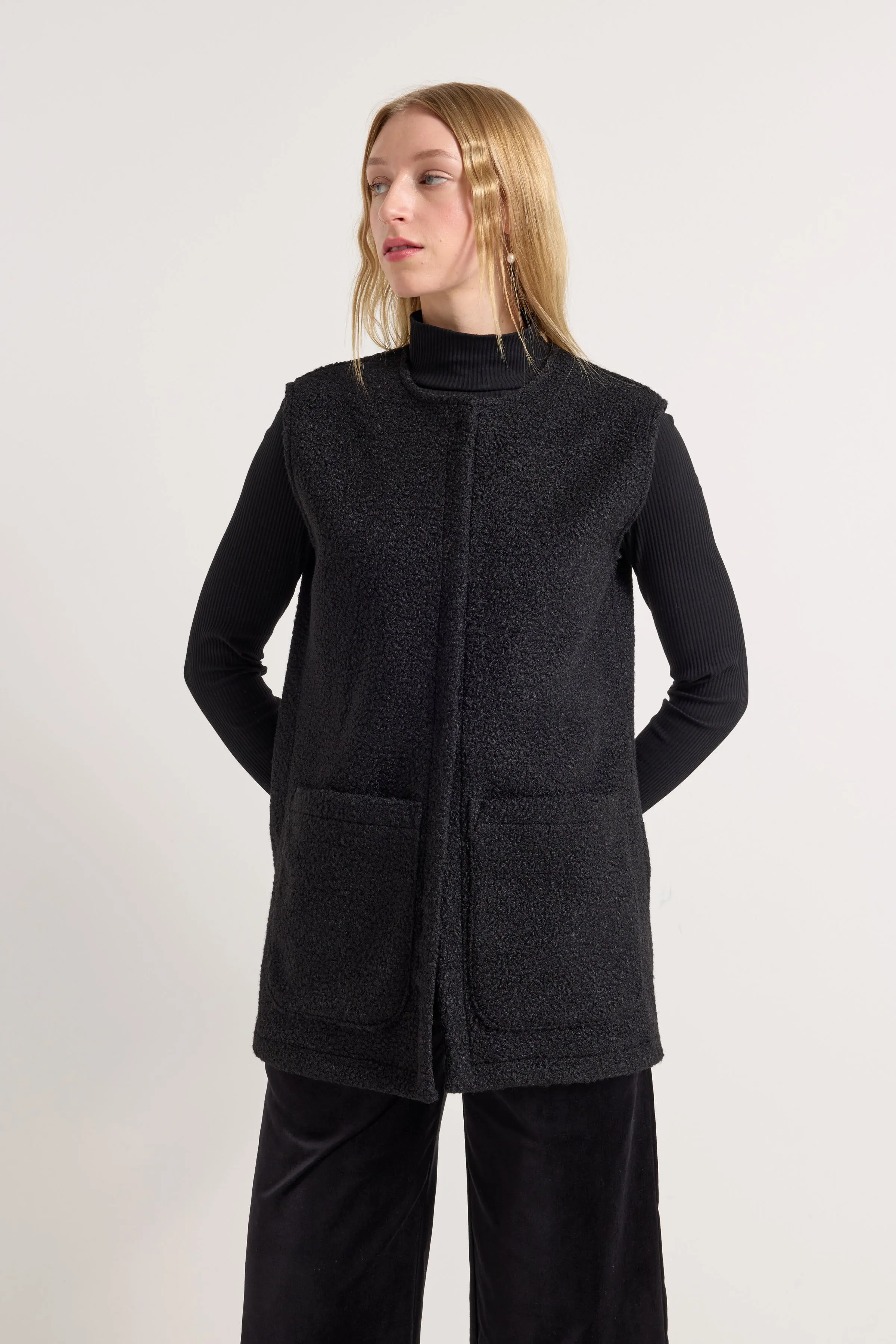 Zodiac Vest - Black Boucle